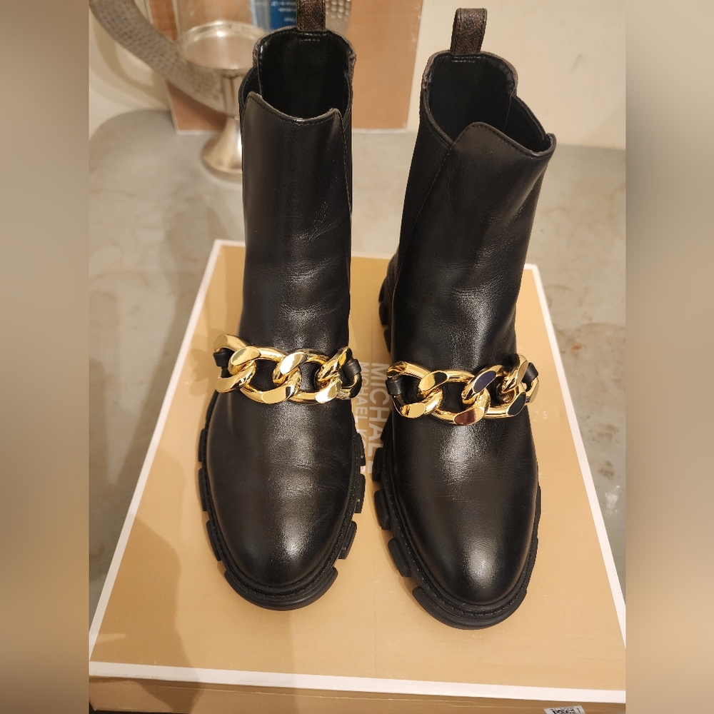 Women Micheal Kors ankle boots